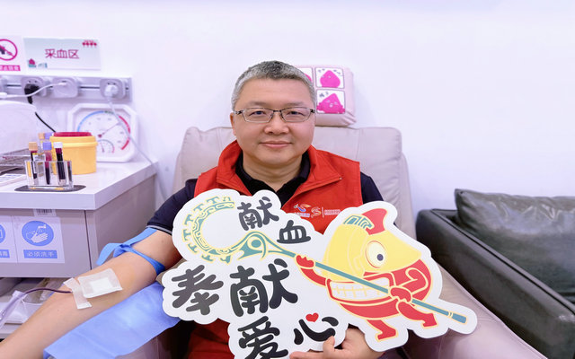 圖2 王迅 400毫升_副本.jpg